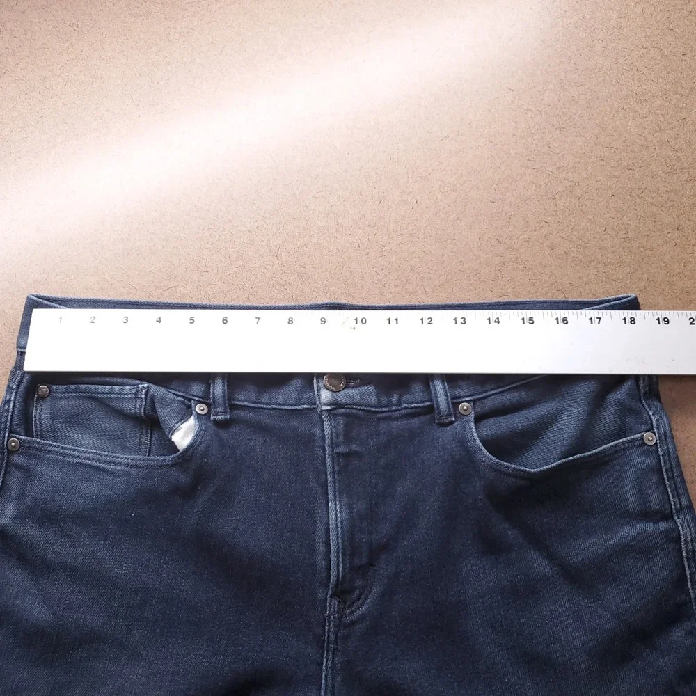 Banana Republic tag size